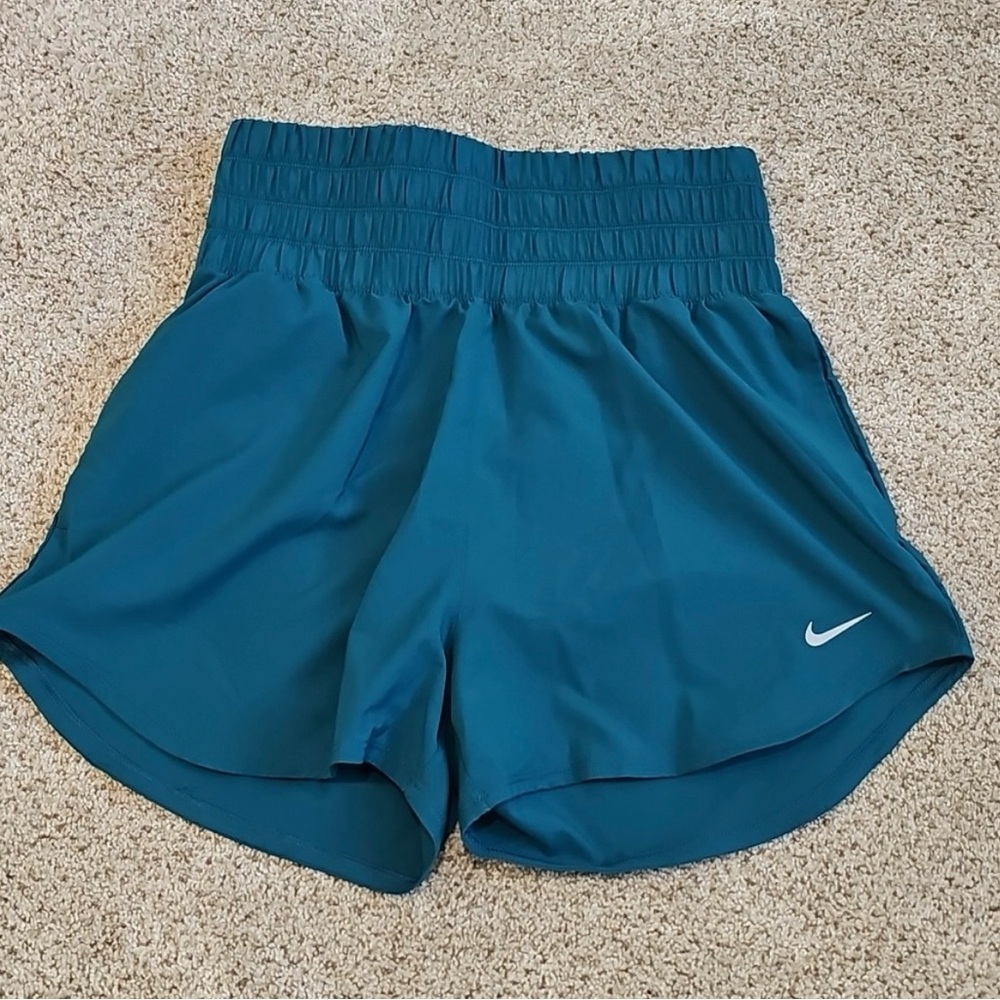 Women's Dri-FIT Ultra High-Waisted 3" Brief-Lined Shorts